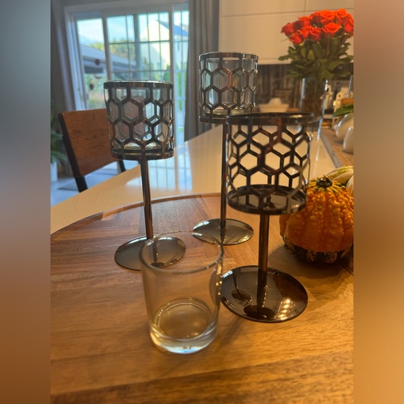 New Without Box Votive Metal with Glass Inserts Candles Holder - Black / Gray - Picture 8 of 8